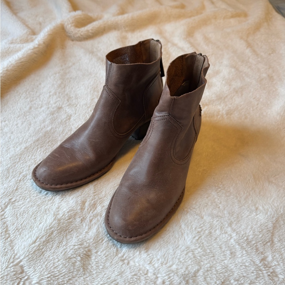 UGG Brown Leather Ankle Boots